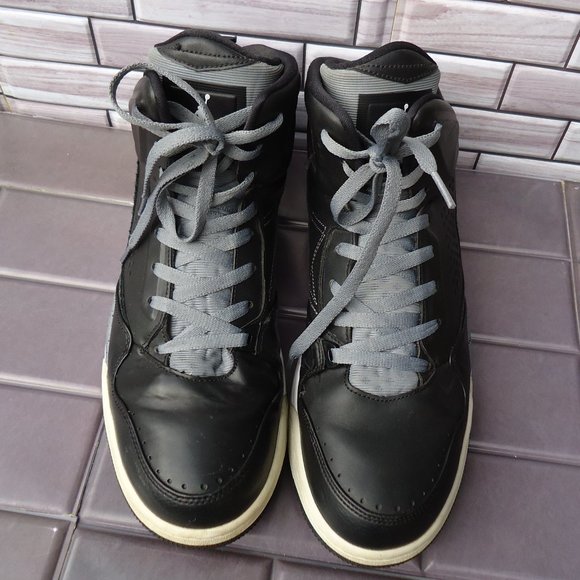 Size 12. Jordan Flight leather basketball  sneakers shoes. main image 13